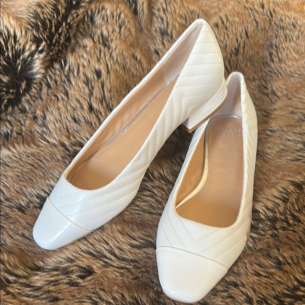 Donald Pliner Flats. Size 8.5.